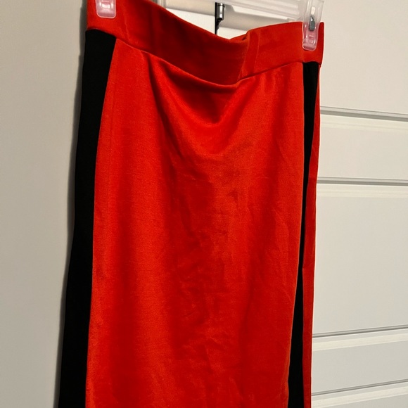 ZARA RED AND BLACK SIDE STRIP SKIRT - Picture 3 of 7